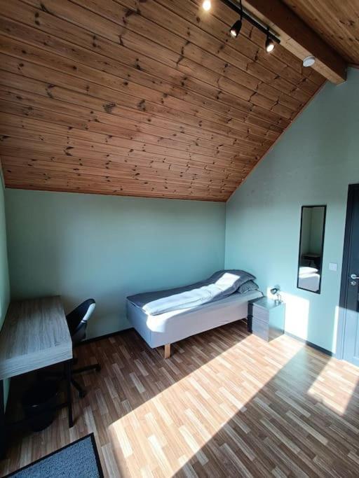 Spacious And Fully Equipped 5 Bedroom House With Free Parking Stavanger