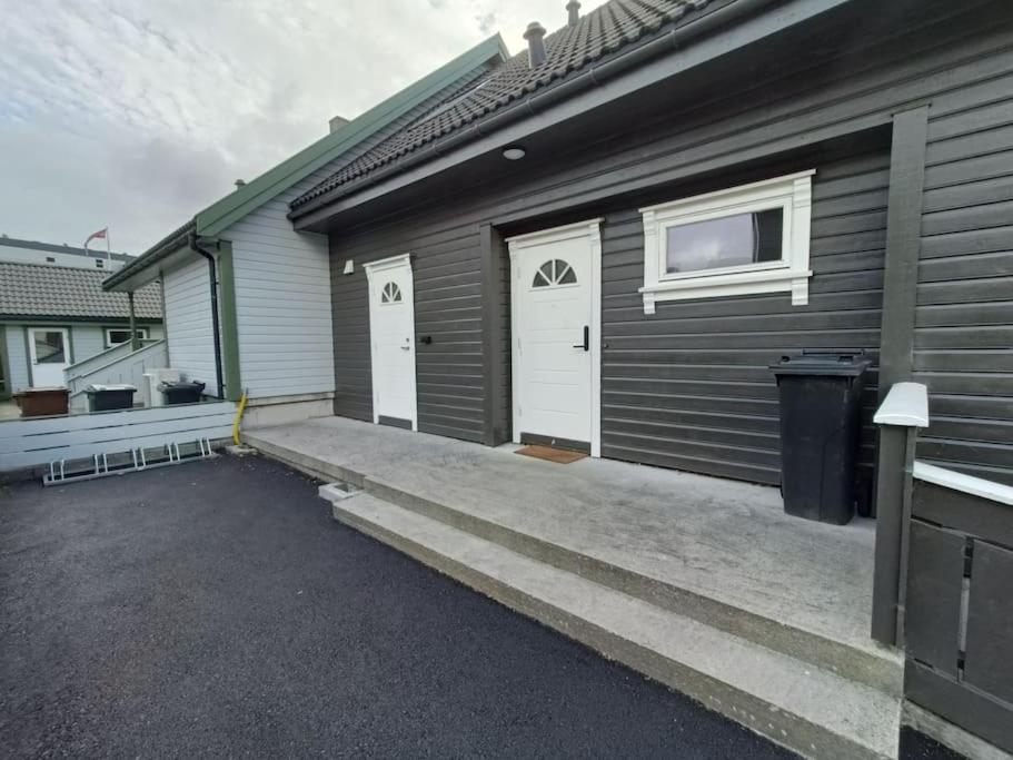 Spacious And Fully Equipped 5 Bedroom House With Free Parking Apartamento