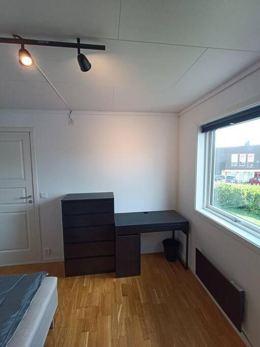 Spacious And Fully Equipped 5 Bedroom House With Free Parking Stavanger