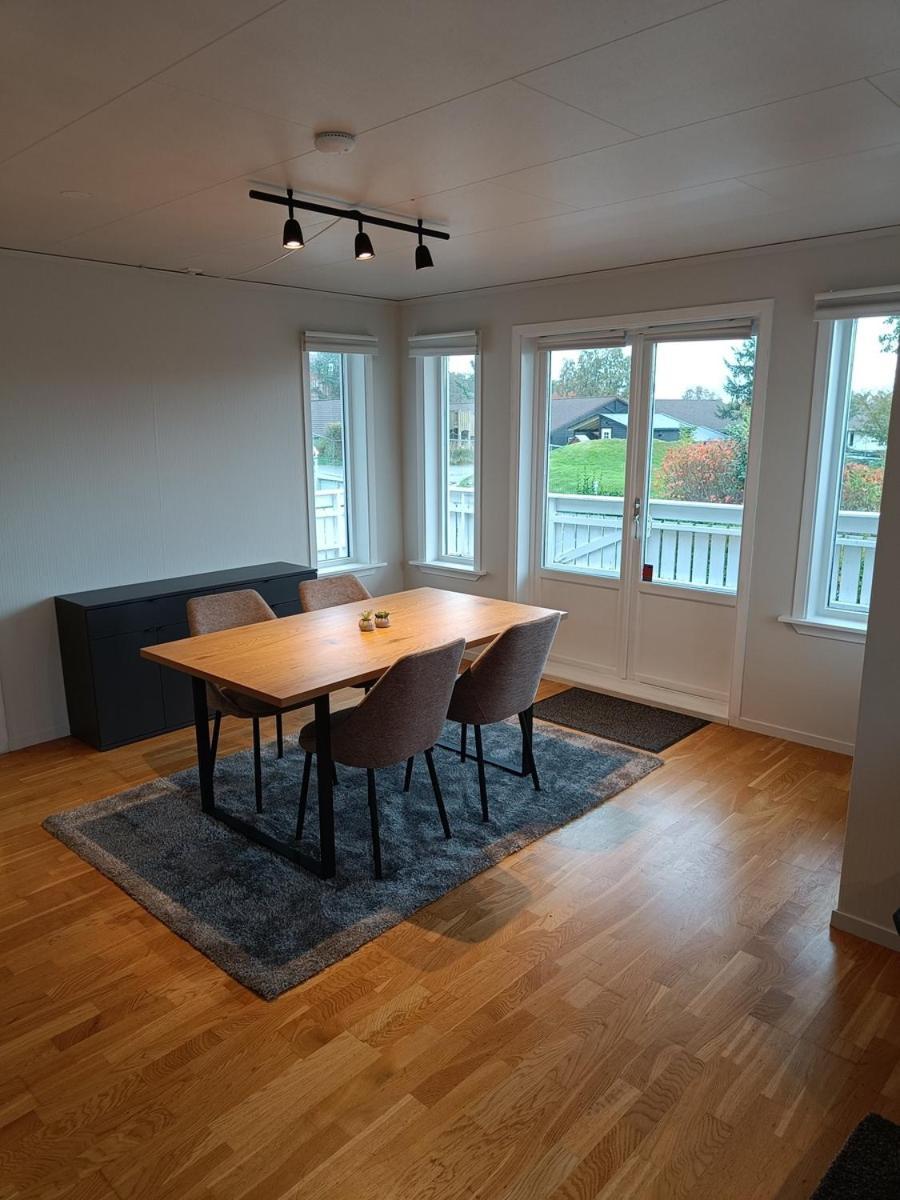 Spacious And Fully Equipped 5 Bedroom House With Free Parking Apartamento